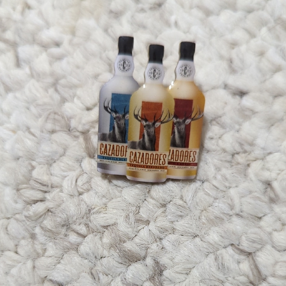 Cazadores Pin